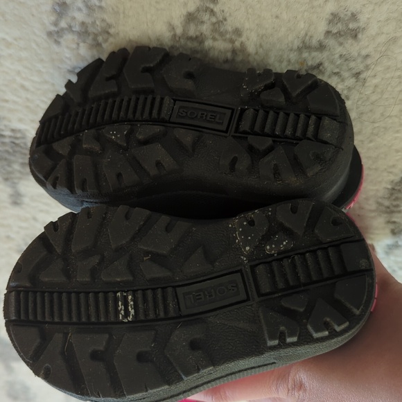 Sorel Girls Boots - Picture 5 of 5